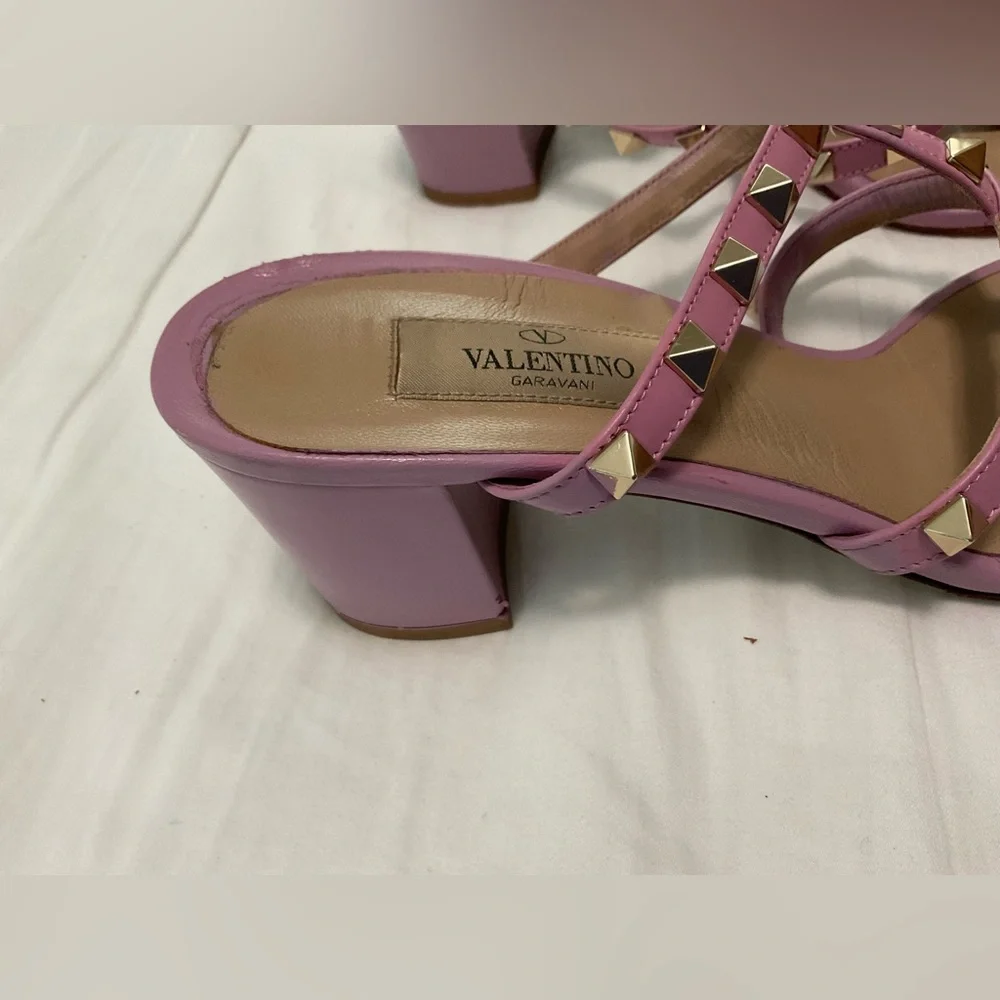 Valentino Lavender Sandals with Gold Studs - Picture 9 of 11